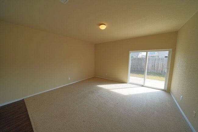 Building Photo - Beautiful home now available in the coveted Riata subdivision of Schertz, TX! Realtor Commission:...