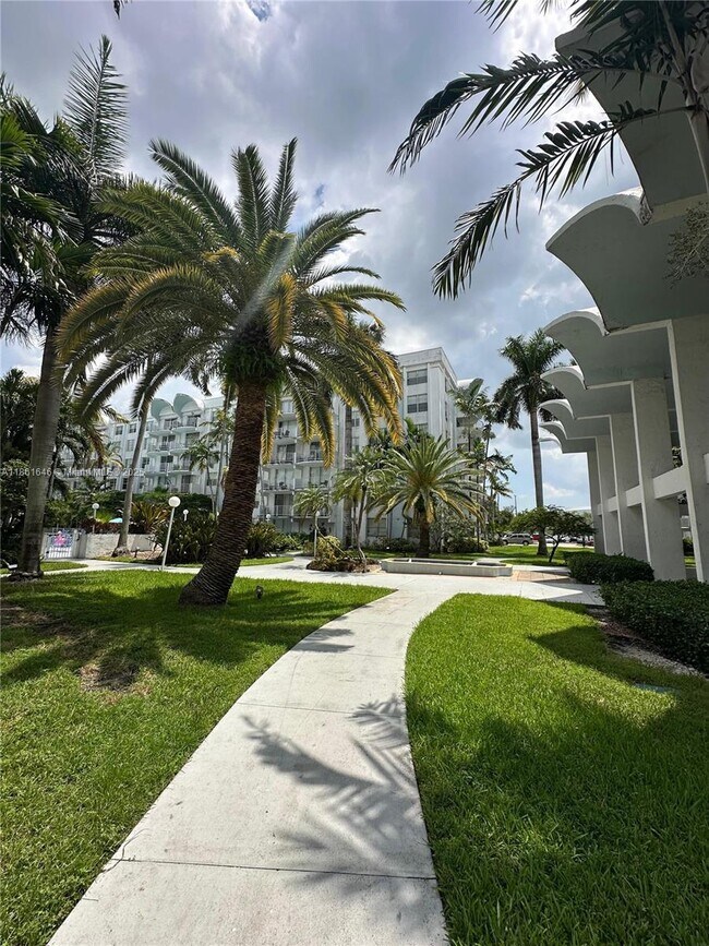 Building Photo - 488 NW 165th St