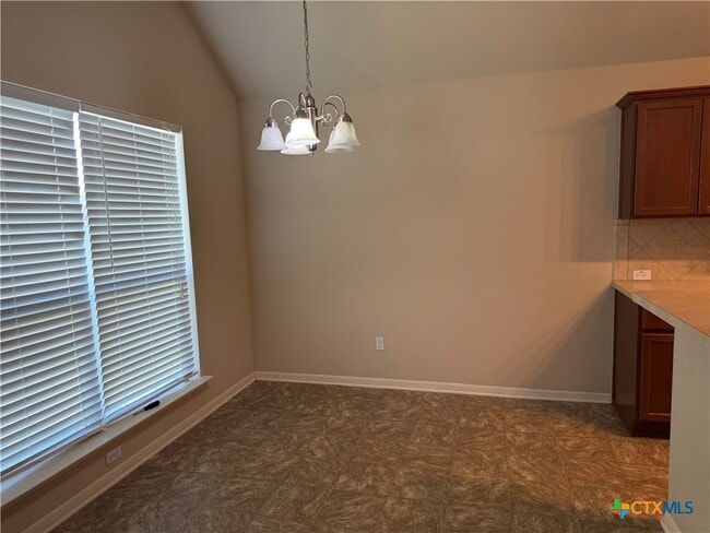 Building Photo - 5811 Alexandria Dr