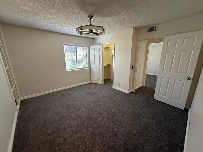 Building Photo - 28015 Sarabande Ln