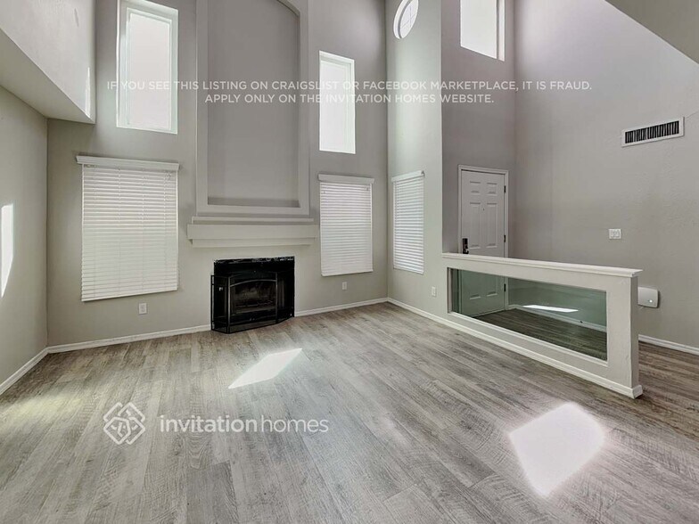 Building Photo - 2366 E Evans Dr