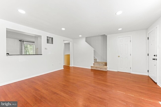 Building Photo - 1246 Seminole Dr