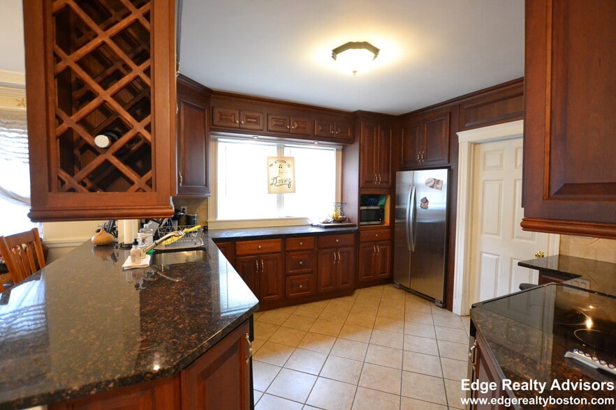 Building Photo - 57 Hobart St