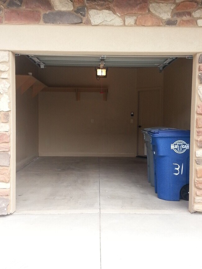 Building Photo - Buena Vista Townhome! Price Reduced!!
