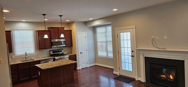 Building Photo - 911 Caralea Dr