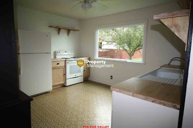 Building Photo - Nice Location near Playmore Park