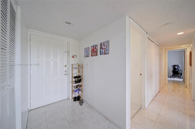 Building Photo - 8810 SW 132nd Pl