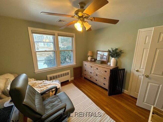 Building Photo - 41 Beaverbrook Rd