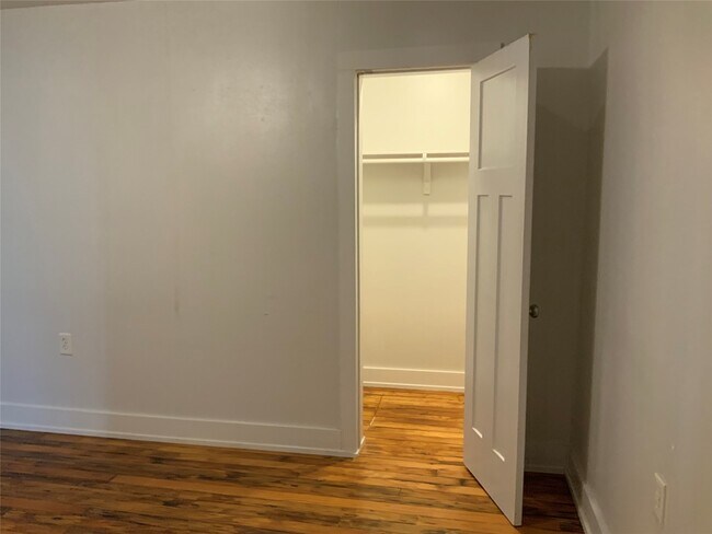 Building Photo - 100 W Madison St