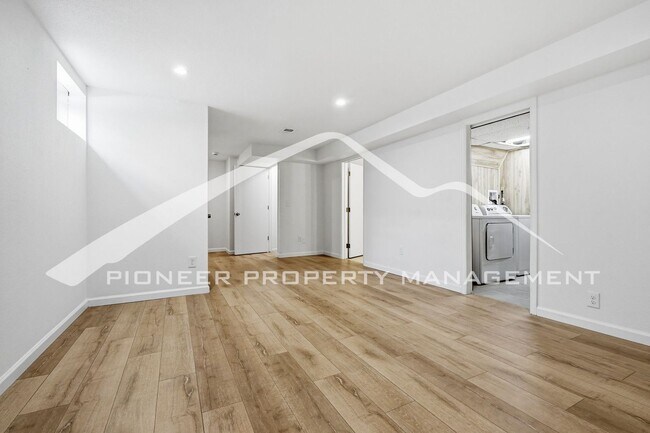 Building Photo - Charming Home with Central AC & Washer/Dryer