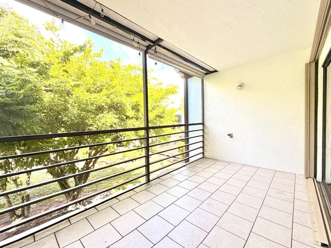 Building Photo - 1811 SW Palm City Rd