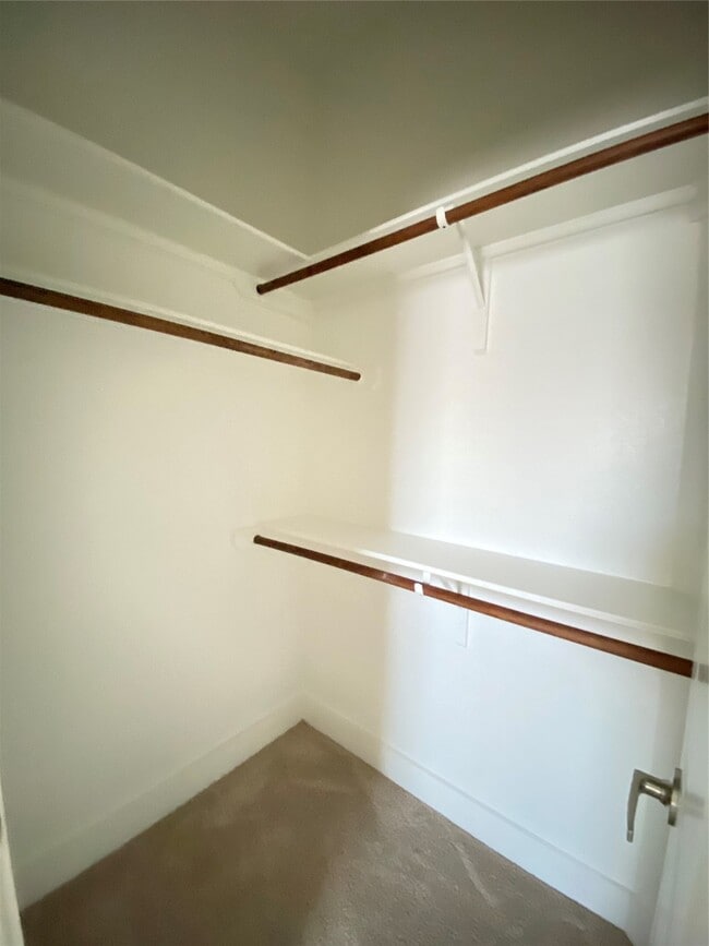 Building Photo - 9510 Cedarpost Square St