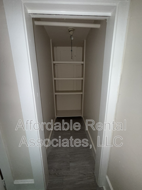 Building Photo - 2338 W Becher St