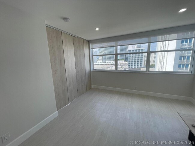 Building Photo - 209 N Fort Lauderdale Beach Blvd