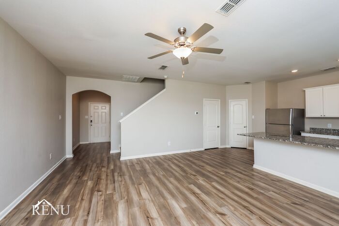 Building Photo - 2034 Delta Downs Dr