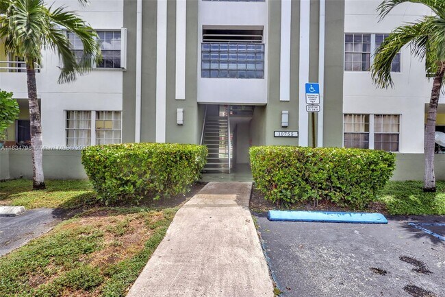 Building Photo - 10755 SW 108th Ave
