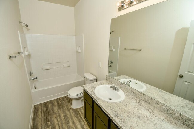Building Photo - Bavaria - 12314 Dona Ln, Houston, TX, 77044