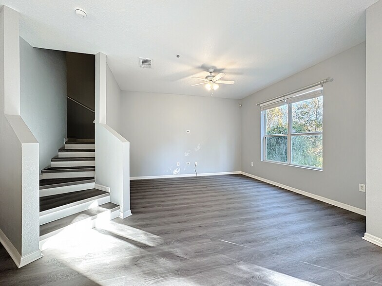 Building Photo - 1500 Broken Oaks Drive