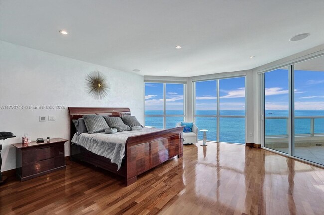 Building Photo - 101 S Fort Lauderdale Beach Blvd