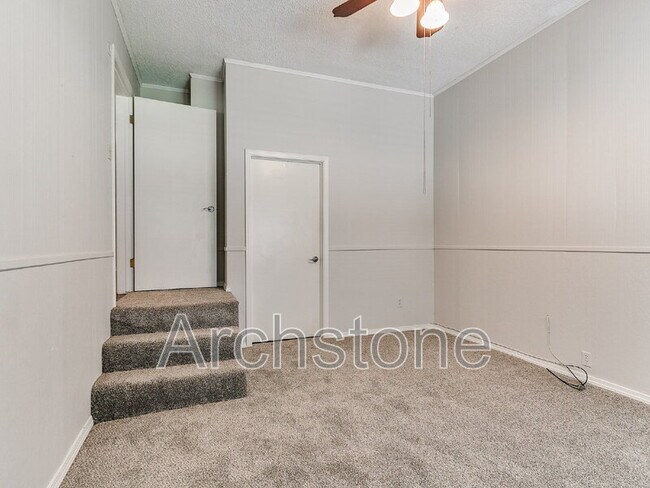 Building Photo - 1732 Carlisle Rd