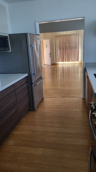 Building Photo - 5429 Van Fleet Ave