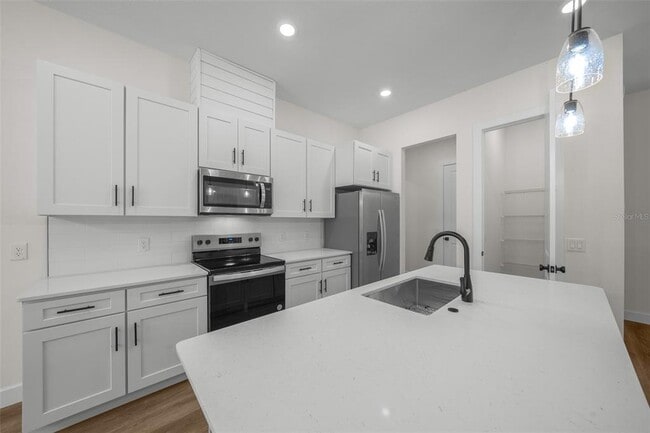 Building Photo - 7162 N Cricket Dr