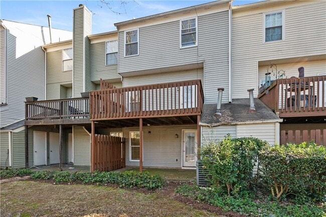 Building Photo - 410 Wedgewood Way
