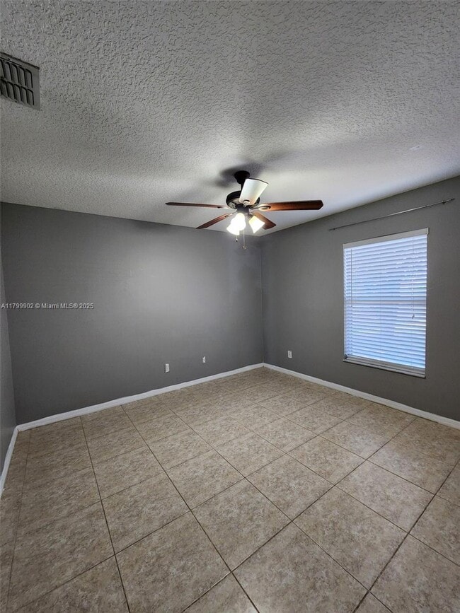 Building Photo - 316 SW Kestor Dr