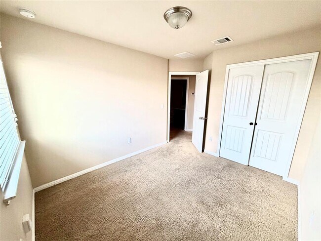Building Photo - 601 Katmai Cir