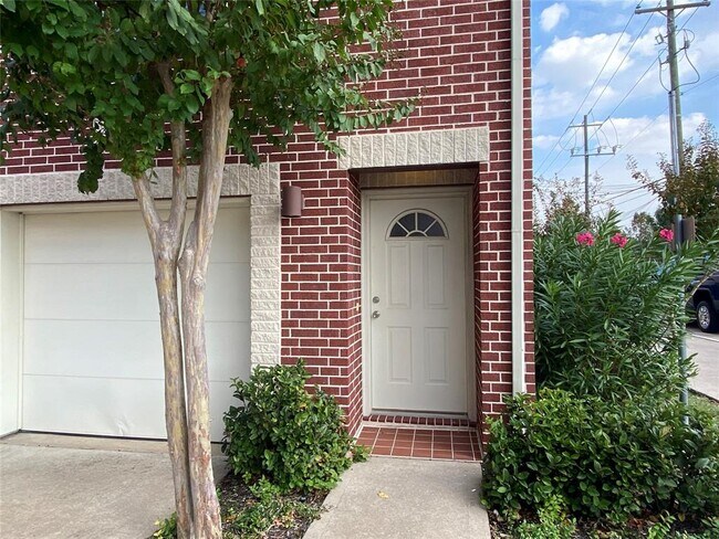 Building Photo - 3501 Link Valley Dr.