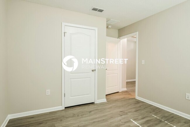 Building Photo - 4 Bedroom Pet-Friendly Home in Green Cove Springs, FL with Main Street Renewal