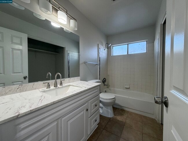 Building Photo - 1648 W N Bear Creek Dr