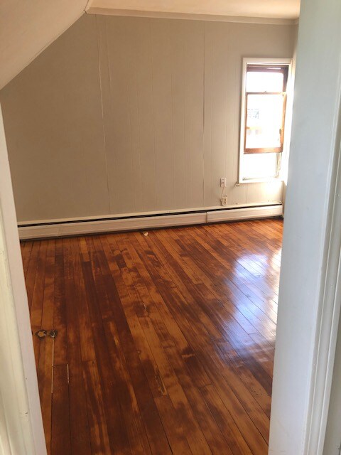 Building Photo - 1273 Queen St