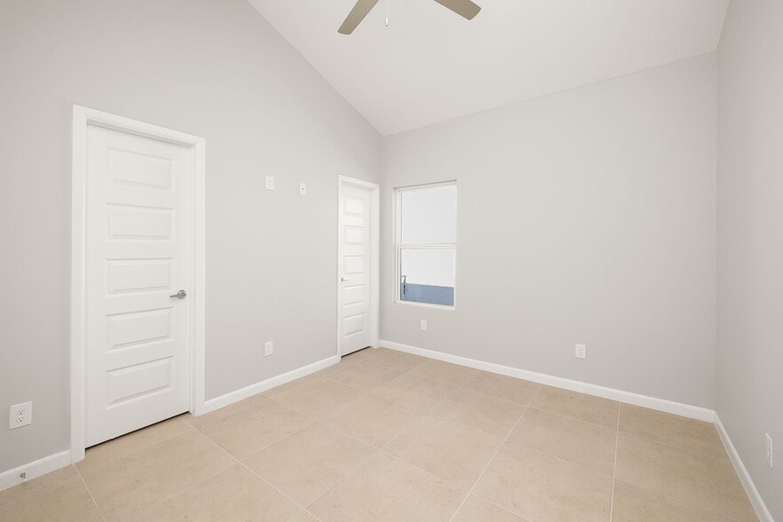 Building Photo - 2600 Brownjay Rd