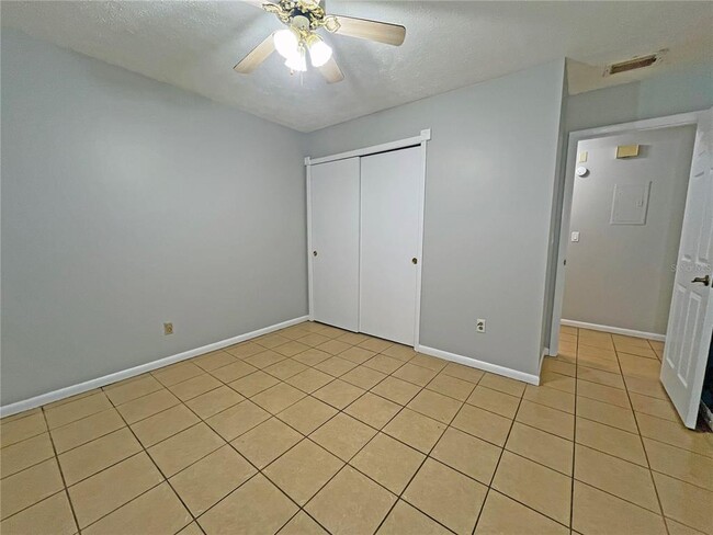 Building Photo - 9509 Fieldview Cir