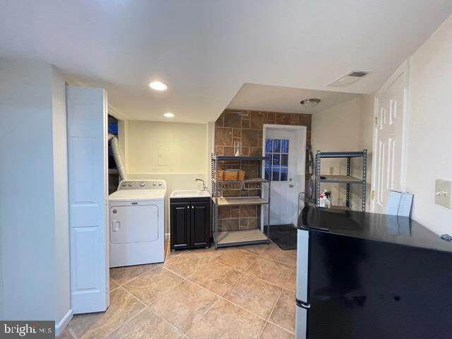 Building Photo - 402 Kojun Ct