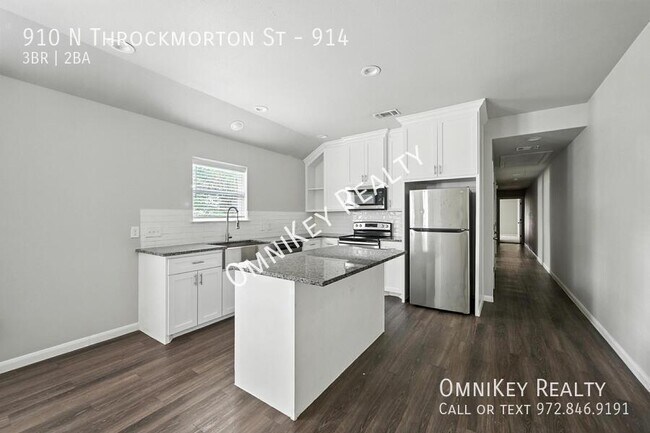 Building Photo - 910-914 N Throckmorton St