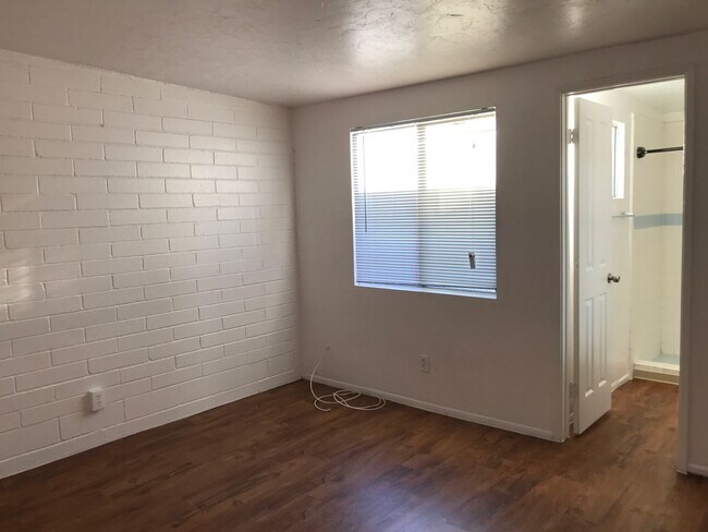 Building Photo - 3996 S Evergreen Ave