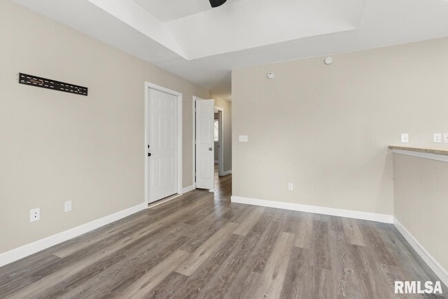 Building Photo - 3005 N Molleck Dr