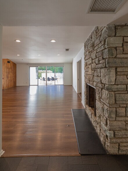 Building Photo - 784 Lockearn St
