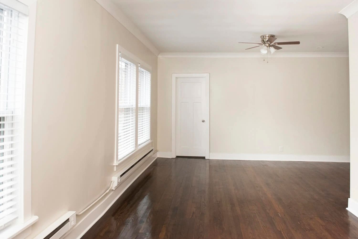 Building Photo - 730 W Roscoe St