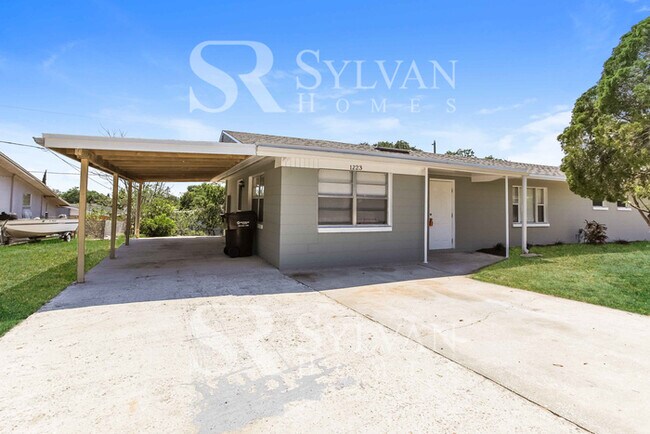 Building Photo - Come view this charming home