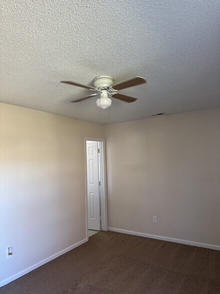 bedrooms have fans - 5324 Pandoria Ave
