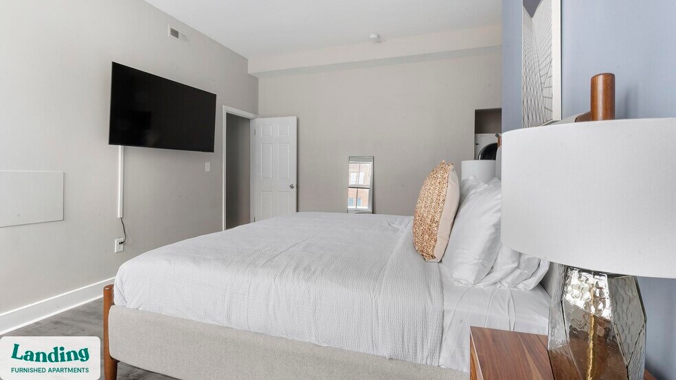 Building Photo - 617 W Lexington St