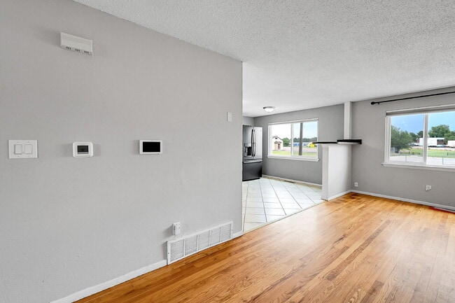Building Photo - $1,995.00, 3 bed, 2 bath located in Fountain