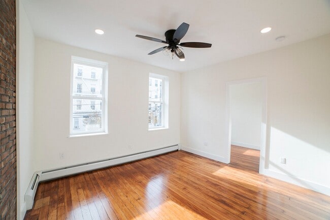 Building Photo - 206 48th St