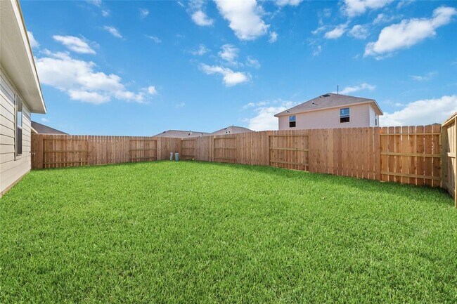 Building Photo - 27027 Vis Fld Dr