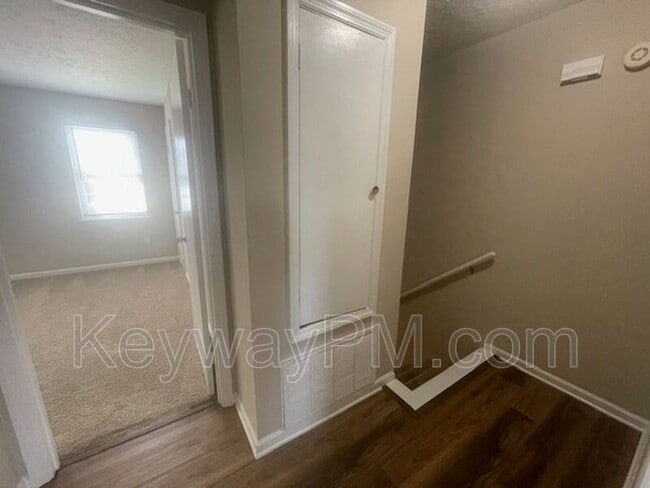 Building Photo - 3932 Almon Dr