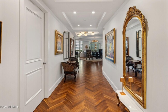 Building Photo - 2211 E Camelback Rd