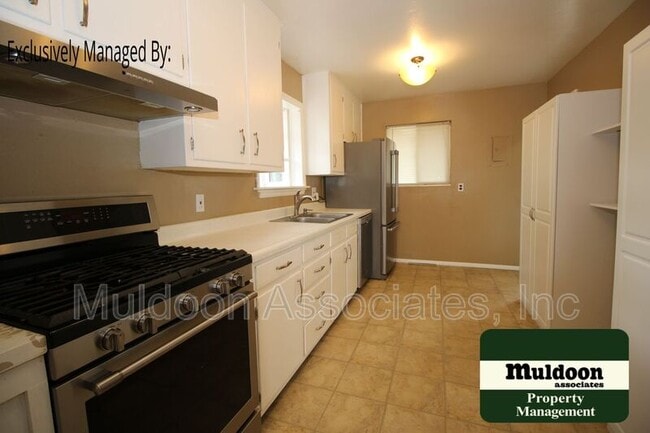 Building Photo - 606 Placid Rd